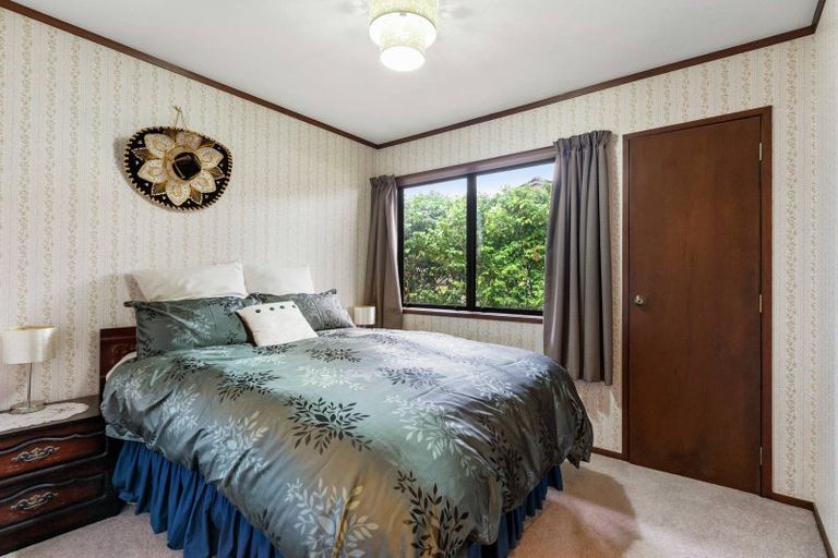 Photo of property in 15 Mark Edward Drive, Half Moon Bay, Auckland, 2012