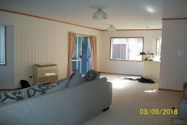 Photo of property in 1/202 Edmonton Road, Te Atatu South, Auckland, 0610