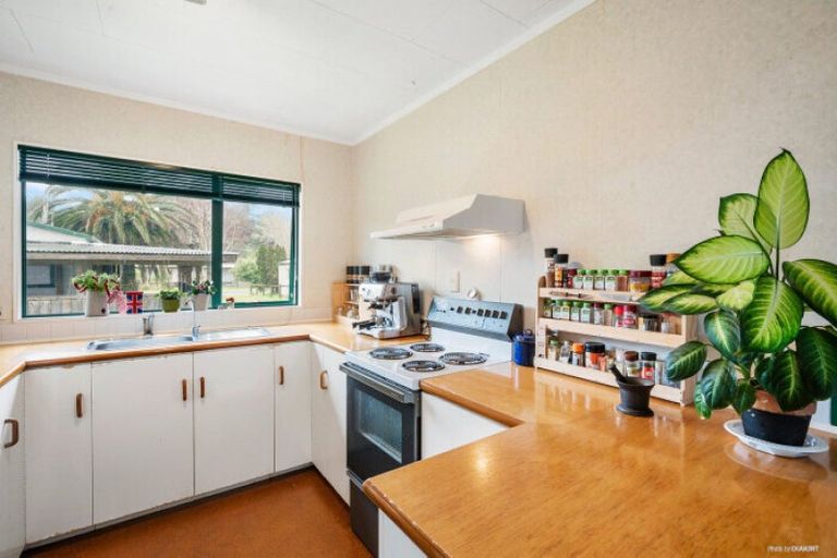 Photo of property in 10 Mackinnon Road, Manukau Heads, Waiuku, 2684