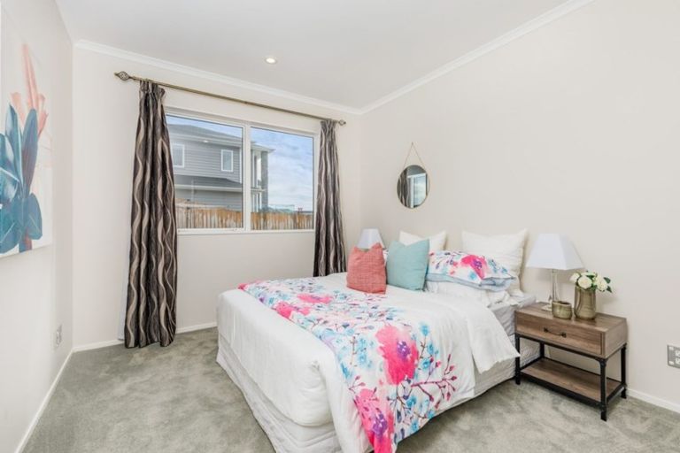 Photo of property in 2 Will Street, Huapai, Kumeu, 0810