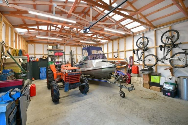 Photo of property in 5 The Circle, Manly, Whangaparaoa, 0930