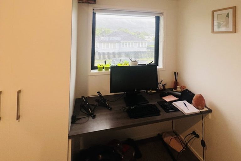 Photo of property in 2/17 Pearce Crescent, Taita, Lower Hutt, 5011