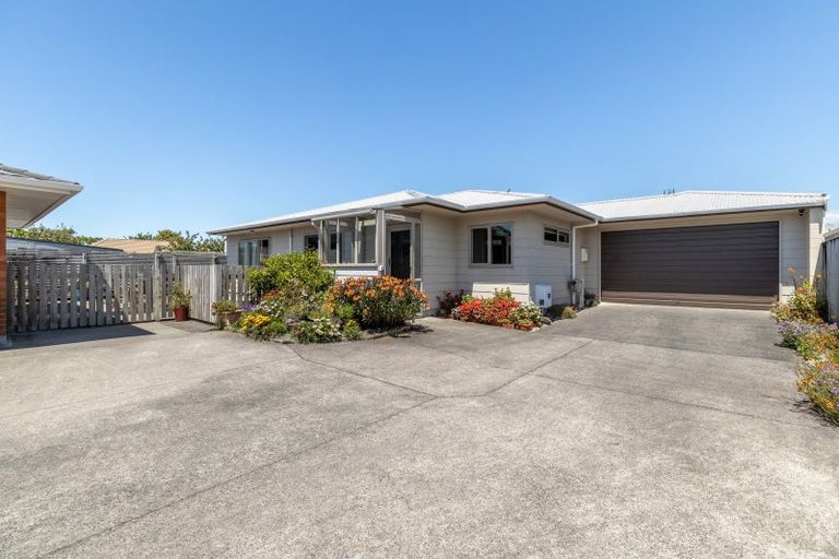 Photo of property in 10a Oriental Street, Welbourn, New Plymouth, 4312