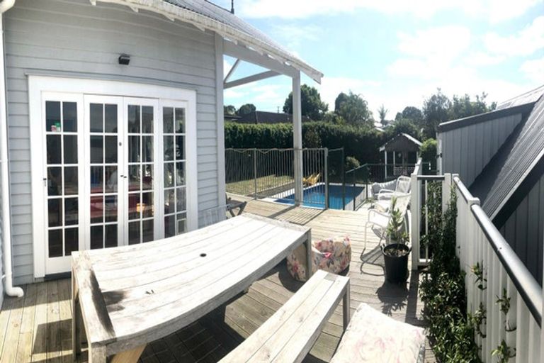 Photo of property in 19 Huapai Street, Onehunga, Auckland, 1061