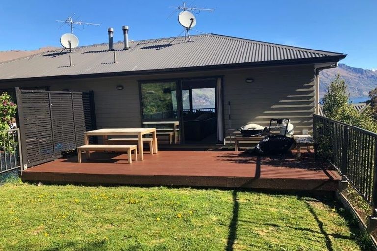 Photo of property in Arno Apartment, 7/8 Mckerrow Place, Sunshine Bay, Queenstown, 9300