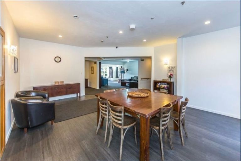 Photo of property in 9 Straven Road, Riccarton, Christchurch, 8011