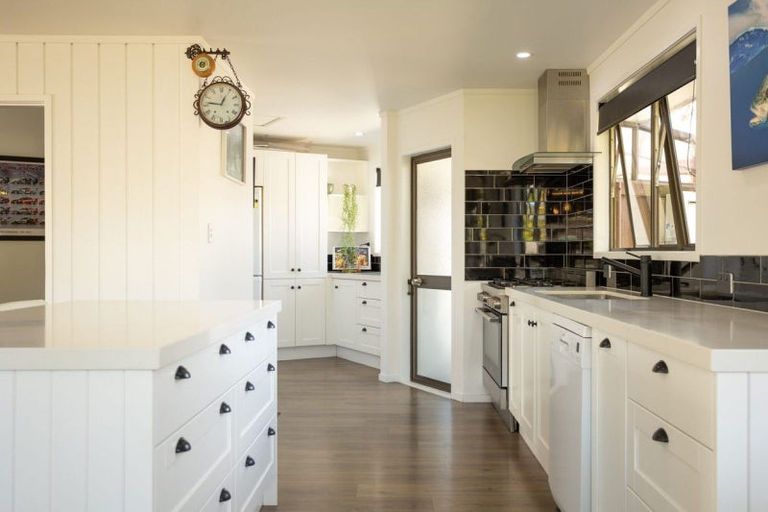 Photo of property in 145 Robinson Road, Whitianga, 3510