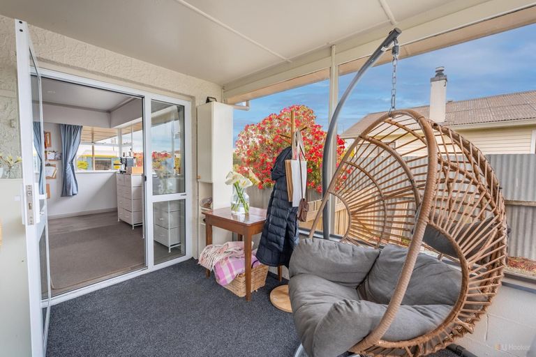 Photo of property in 30 Timaru Road, Waimate, 7924