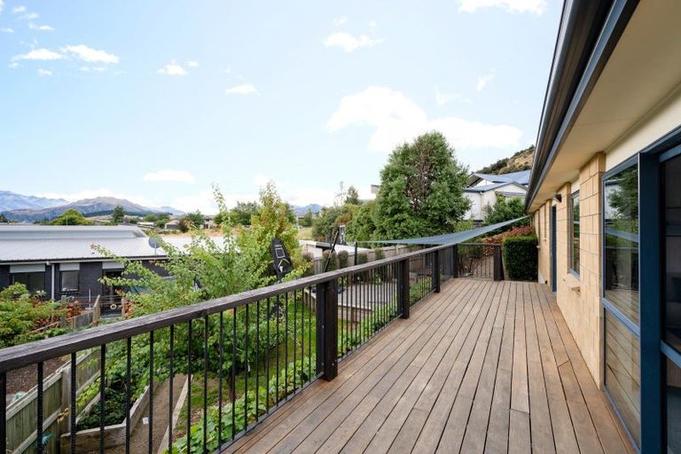 Photo of property in 19 Allenby Place, Wanaka, 9305
