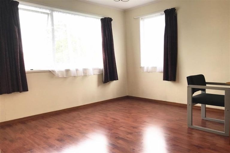 Photo of property in 22 Kelman Road, Kelston, Auckland, 0602