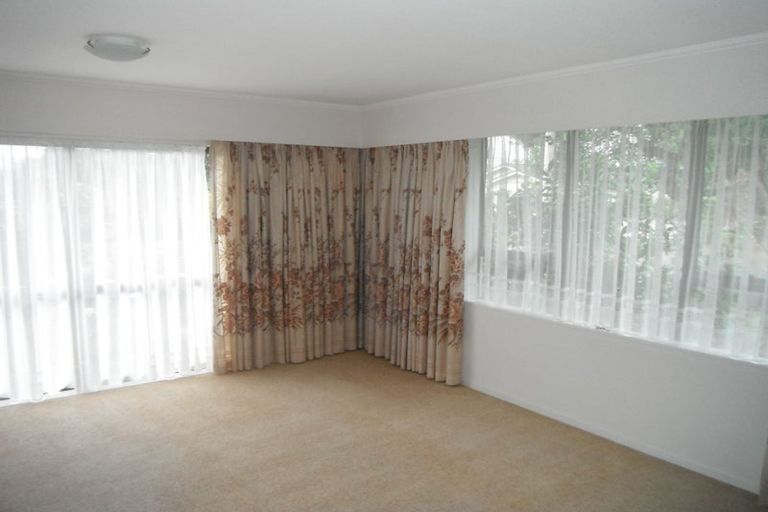 Photo of property in 44 Saint Ronans Avenue, Waterloo, Lower Hutt, 5011