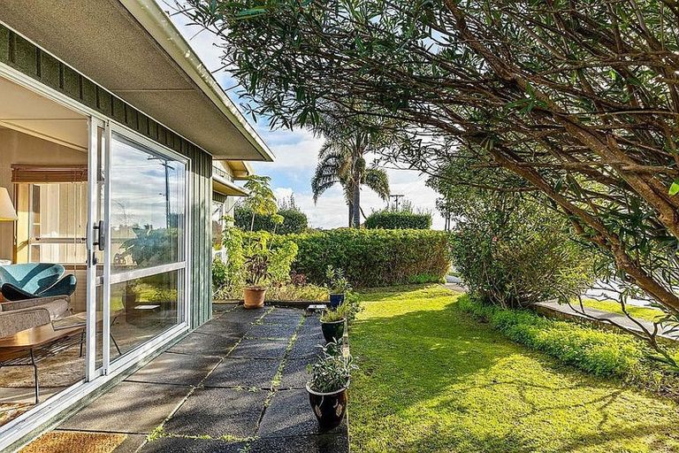 Photo of property in 6 Weona Place, Westmere, Auckland, 1022
