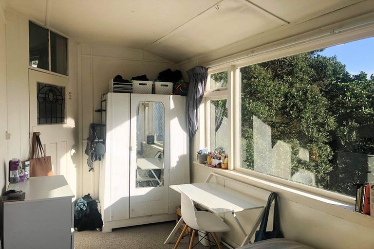 Photo of property in 37 Raroa Road, Kelburn, Wellington, 6012