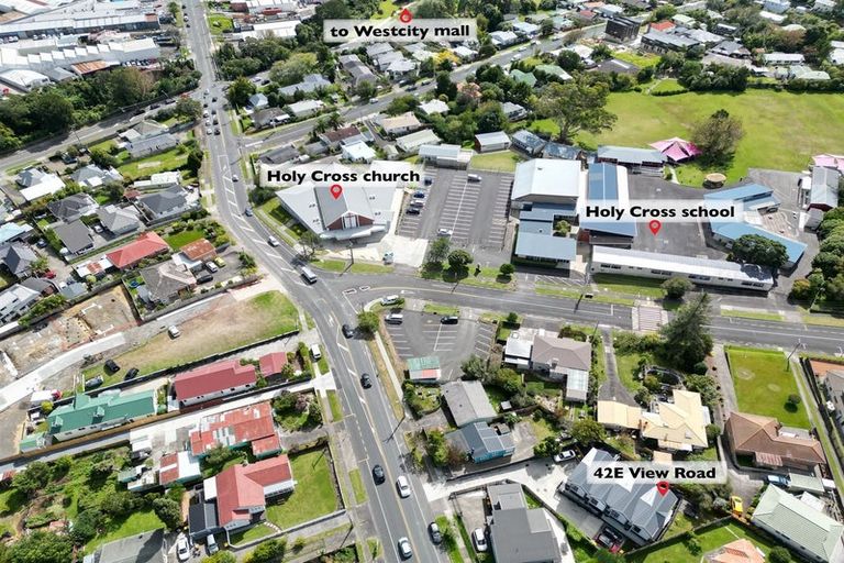 Photo of property in 42e View Road, Henderson, Auckland, 0612