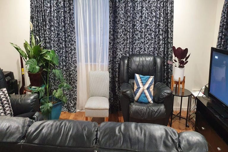 Photo of property in 26c Sunnyfield Crescent, Glenfield, Auckland, 0629