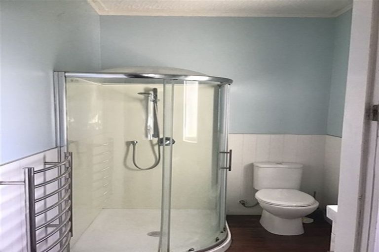 Photo of property in 1/3185 Great North Road, New Lynn, Auckland, 0600