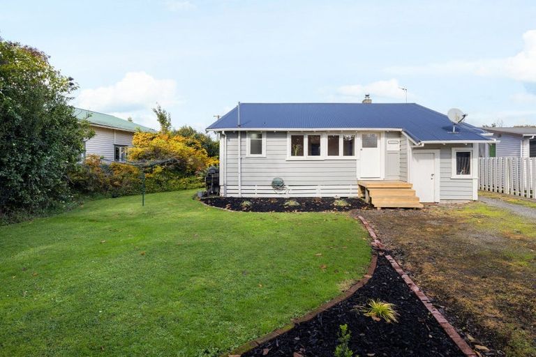 Photo of property in 19 Bettina Road, Fairfield, Hamilton, 3214