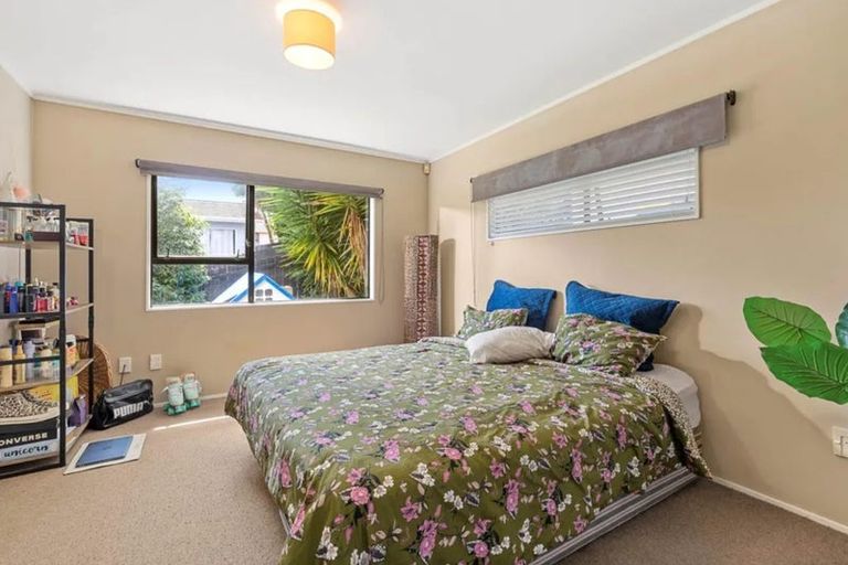 Photo of property in 1/111 Spinella Drive, Bayview, Auckland, 0629