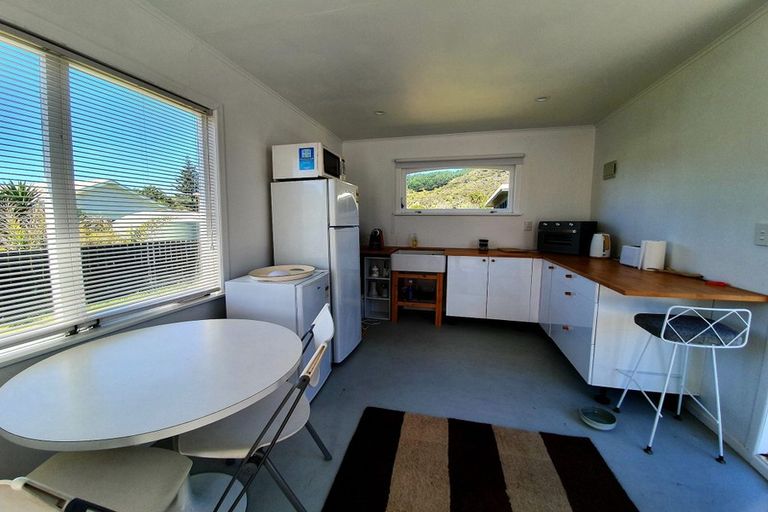 Photo of property in 11b Centreway Road, Port Waikato, 2695
