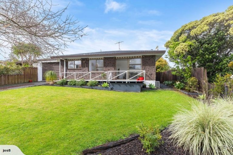 Photo of property in 1 Quo Vadis Place, Red Beach, 0932