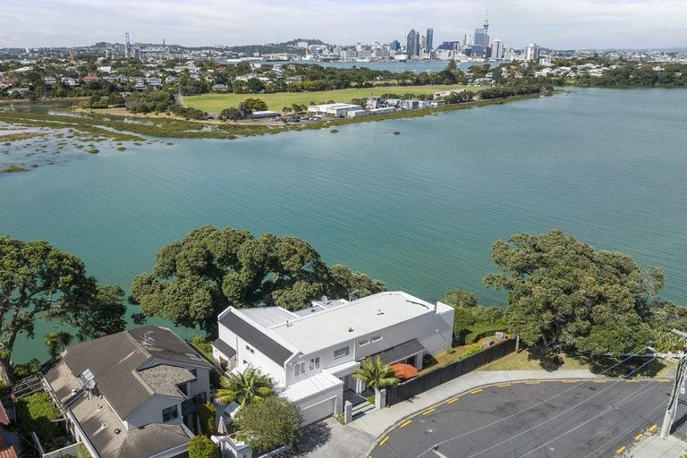 Photo of property in 83 Ngataringa Road, Devonport, Auckland, 0624