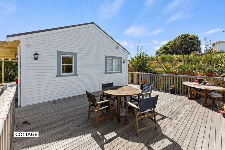 Photo of property in 106 Paetawa Road, Peka Peka, Waikanae, 5391