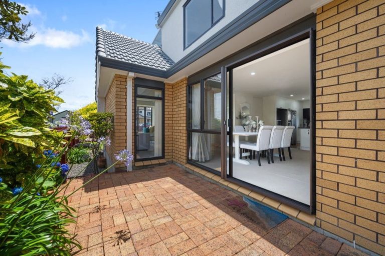 Photo of property in 5/7 Eske Place, Highland Park, Auckland, 2010