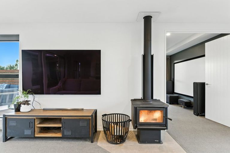 Photo of property in 33 Silver Peaks Drive, West Melton, 7618