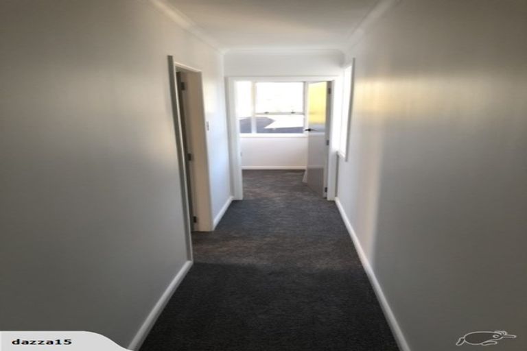 Photo of property in 26 Raroa Terrace, Tawa, Wellington, 5028
