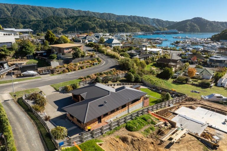 Photo of property in 12 Russell Street, Picton, 7220