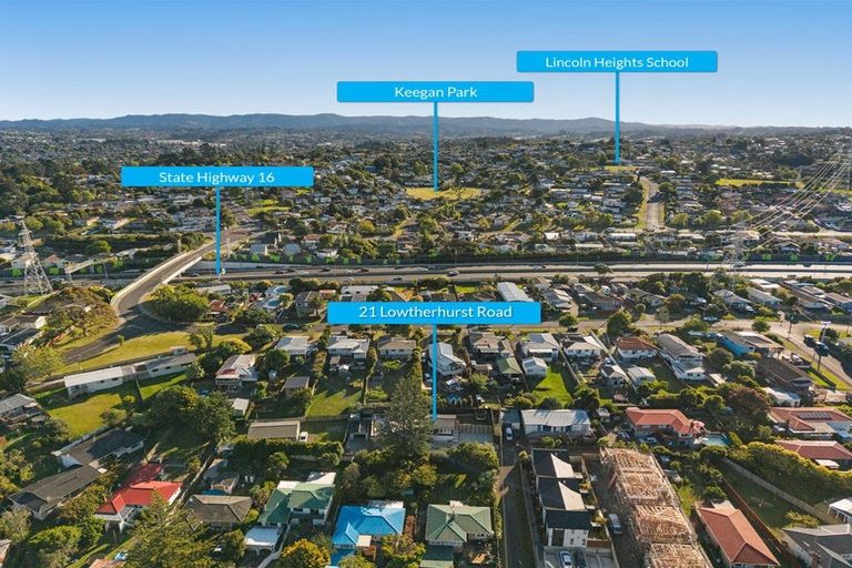 Photo of property in 21 Lowtherhurst Road, Massey, Auckland, 0614