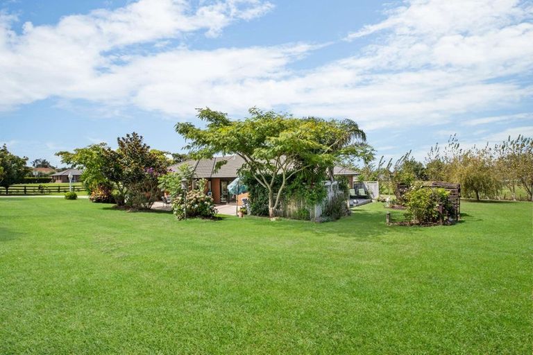 Photo of property in 6 Armstrong Way, Waiuku, 2123