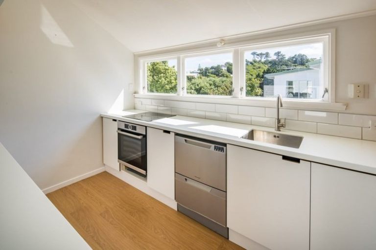 Photo of property in 16 Witham Street, Island Bay, Wellington, 6023