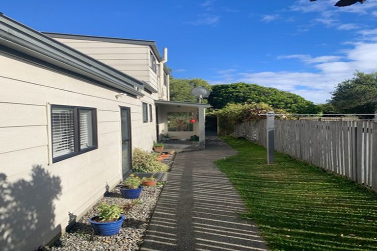 Photo of property in 11 Renata Road, Otaki, 5512