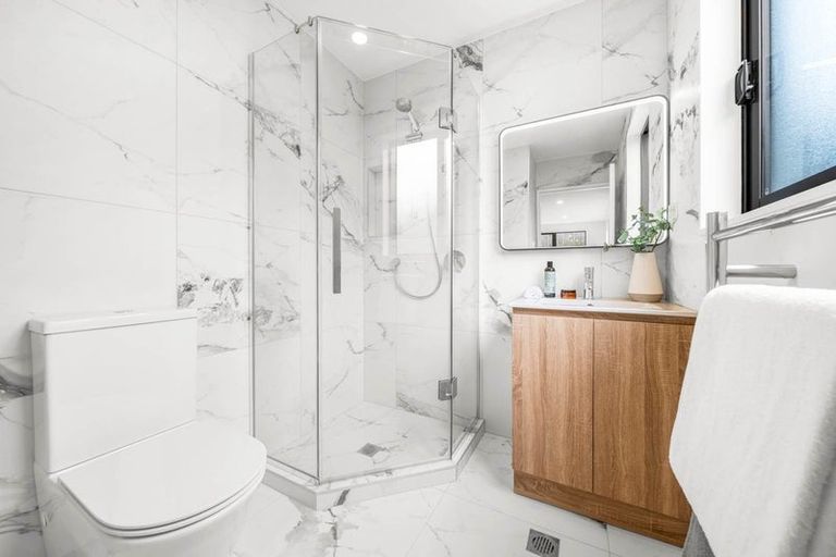 Photo of property in 21a Salamanca Road, Sunnynook, Auckland, 0620