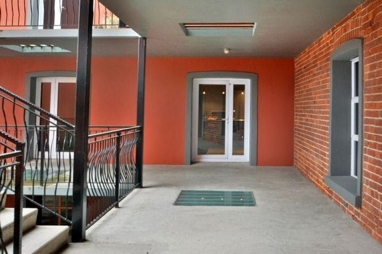 Photo of property in 4/2 Manor Place, Dunedin Central, Dunedin, 9016