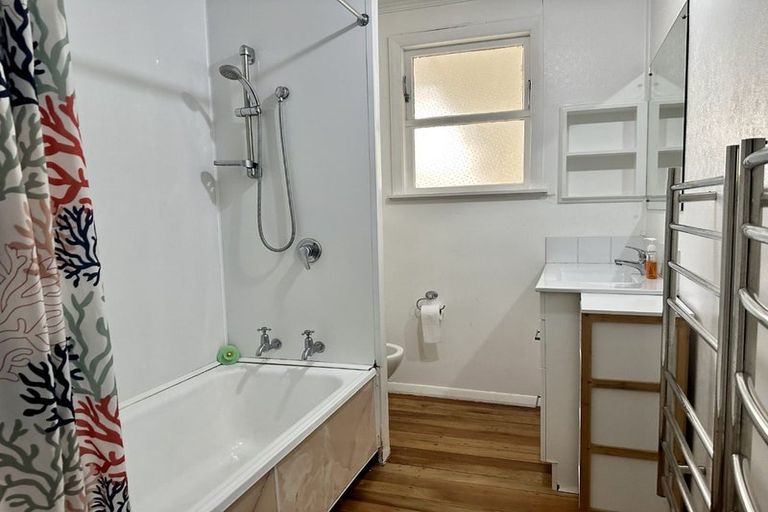 Photo of property in 22a Wood Street, Takaro, Palmerston North, 4410