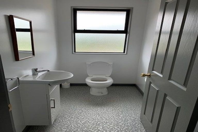 Photo of property in 3 Lakeview Drive, Foxton Beach, Foxton, 4815