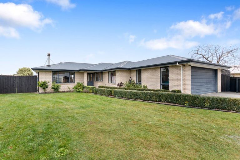 Photo of property in 3 Stanwood Grove, Darfield, 7510