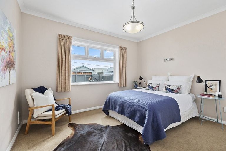 Photo of property in 22 Resolution Street, Lyall Bay, Wellington, 6022