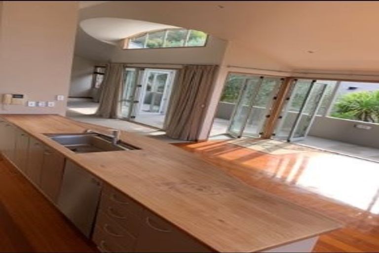 Photo of property in 1/94 Kitchener Road, Milford, Auckland, 0620