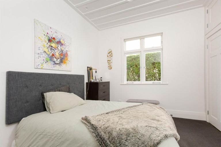 Photo of property in 16 Formby Avenue, Point Chevalier, Auckland, 1022