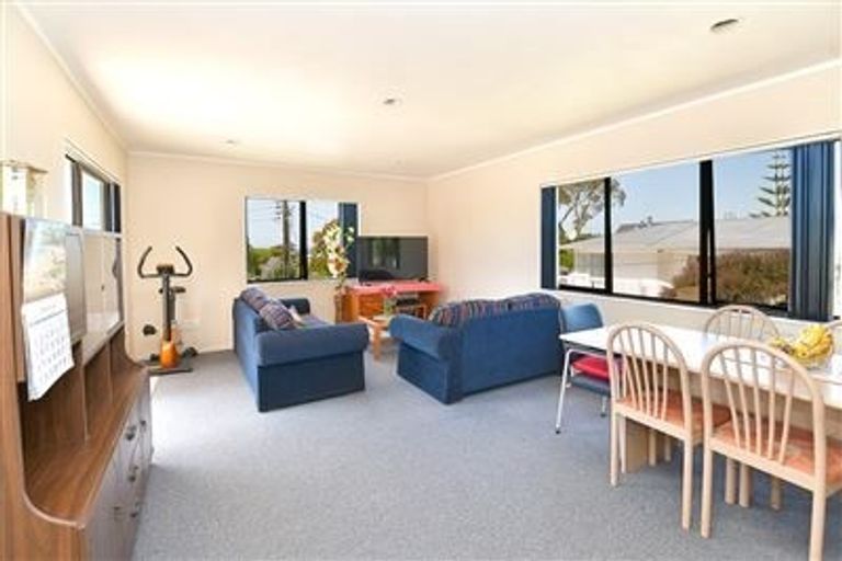 Photo of property in 165b Hibiscus Coast Highway, Red Beach, 0932