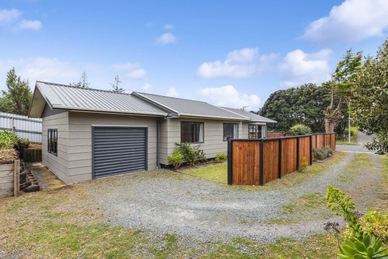 Photo of property in 6 Jane Street, Waikanae Beach, Waikanae, 5036