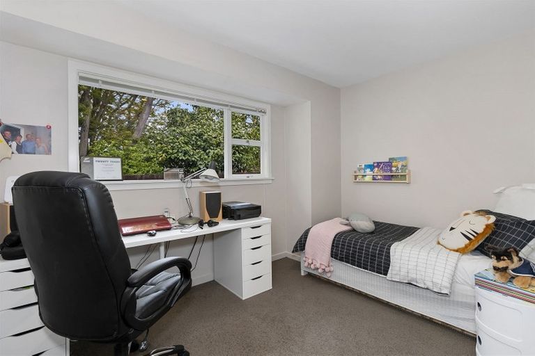 Photo of property in 16 Hadlow Place, Burnside, Christchurch, 8041