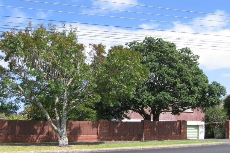 Photo of property in 1/233 Eskdale Road, Birkenhead, Auckland, 0626
