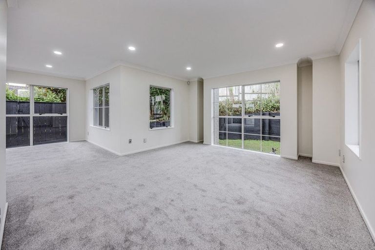 Photo of property in 10 Savina Court, Flat Bush, Auckland, 2019