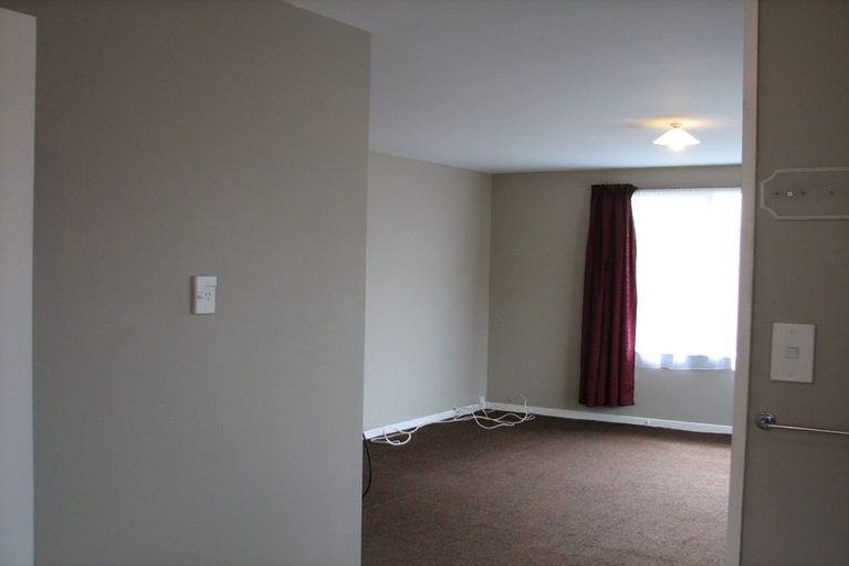 Photo of property in 8c Kruse Place, Redwood, Christchurch, 8051