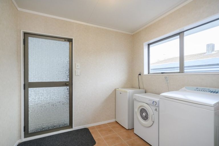 Photo of property in 80 John F Kennedy Drive, Milson, Palmerston North, 4414