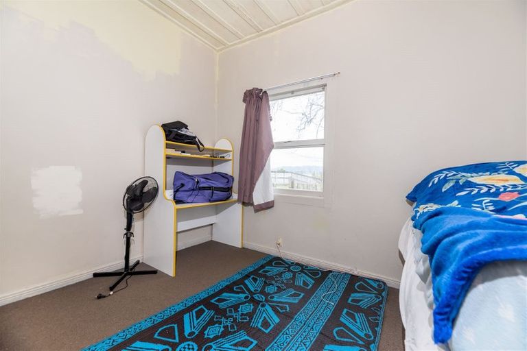 Photo of property in 28 Lavelle Road, Henderson, Auckland, 0612